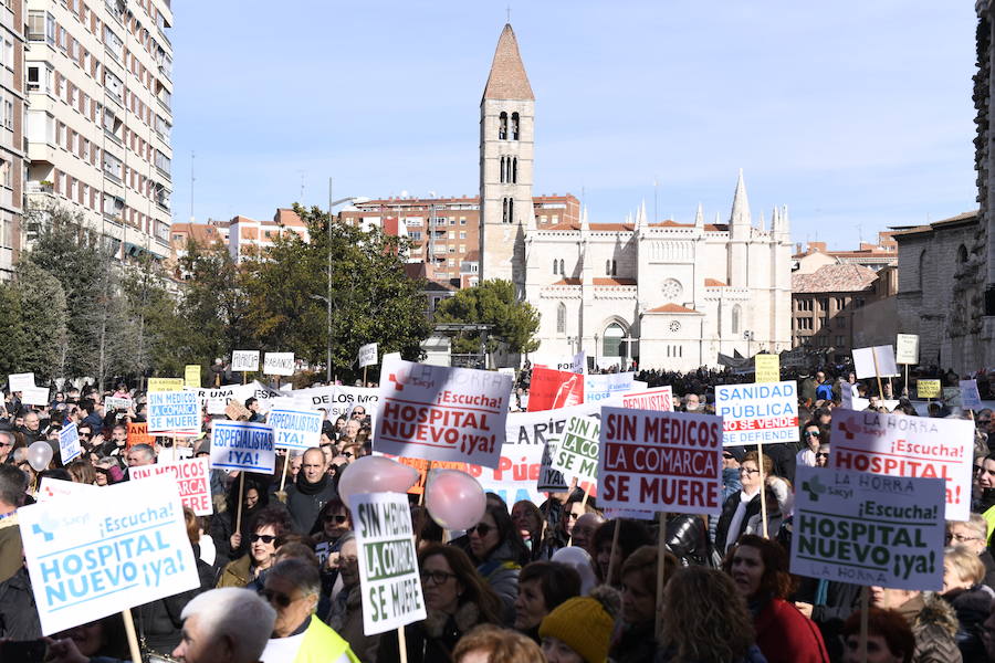 Fotos: Manifestación en Valladolid en defensa de la sanidad pública de Castilla y León