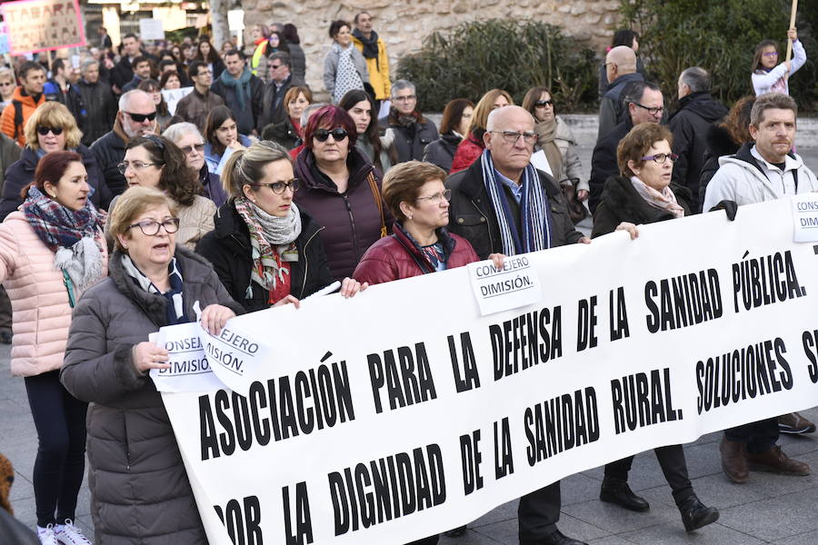 Fotos: Manifestación en Valladolid en defensa de la sanidad pública de Castilla y León