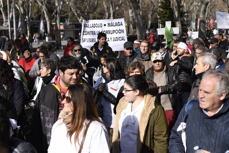 Fotos: Manifestación en Valladolid en defensa de la sanidad pública de Castilla y León