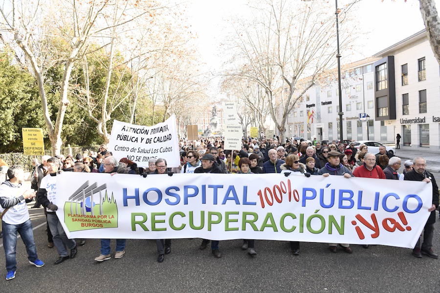 Fotos: Manifestación en Valladolid en defensa de la sanidad pública de Castilla y León