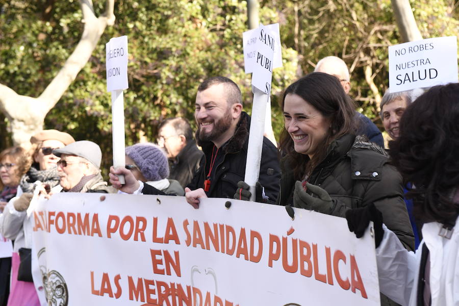 Fotos: Manifestación en Valladolid en defensa de la sanidad pública de Castilla y León