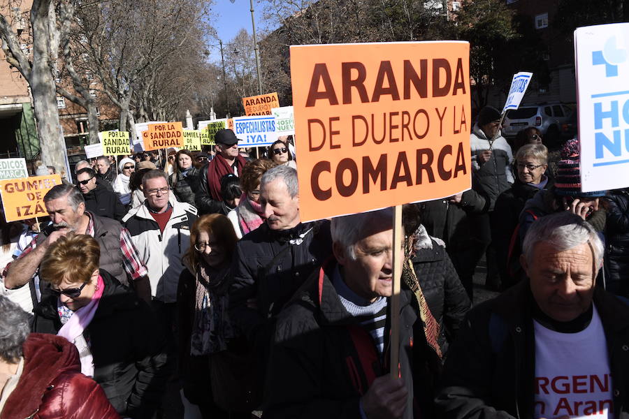 Fotos: Manifestación en Valladolid en defensa de la sanidad pública de Castilla y León