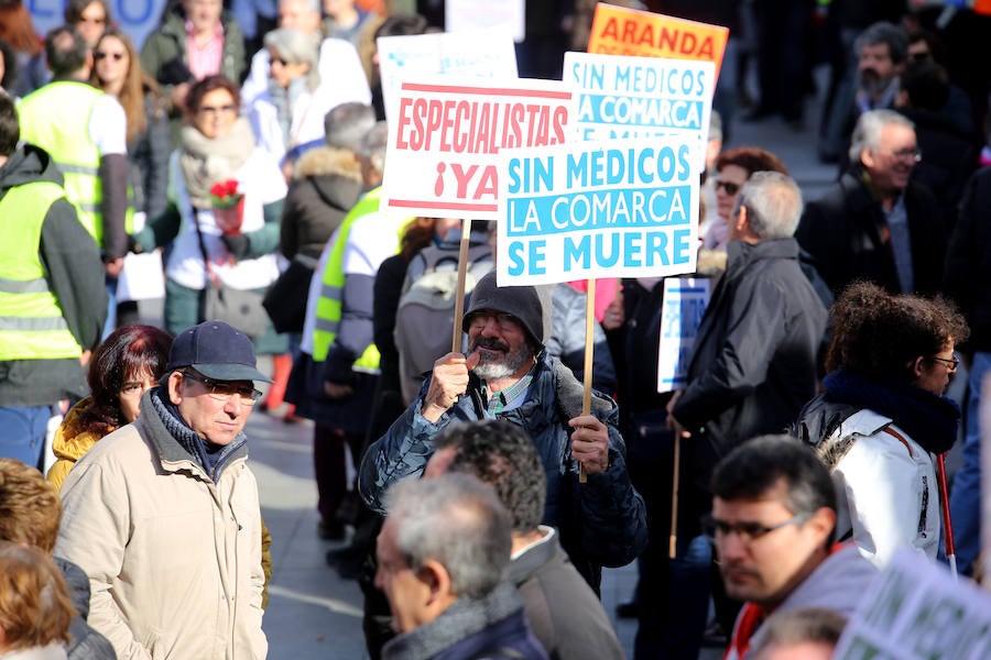 Fotos: Miles de personas salen a la calle para gritar en defensa de la sanidad