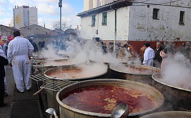 Hace apenas quince días se celebraron Los Titos, una de las fiestas de los barrios más populosas. 