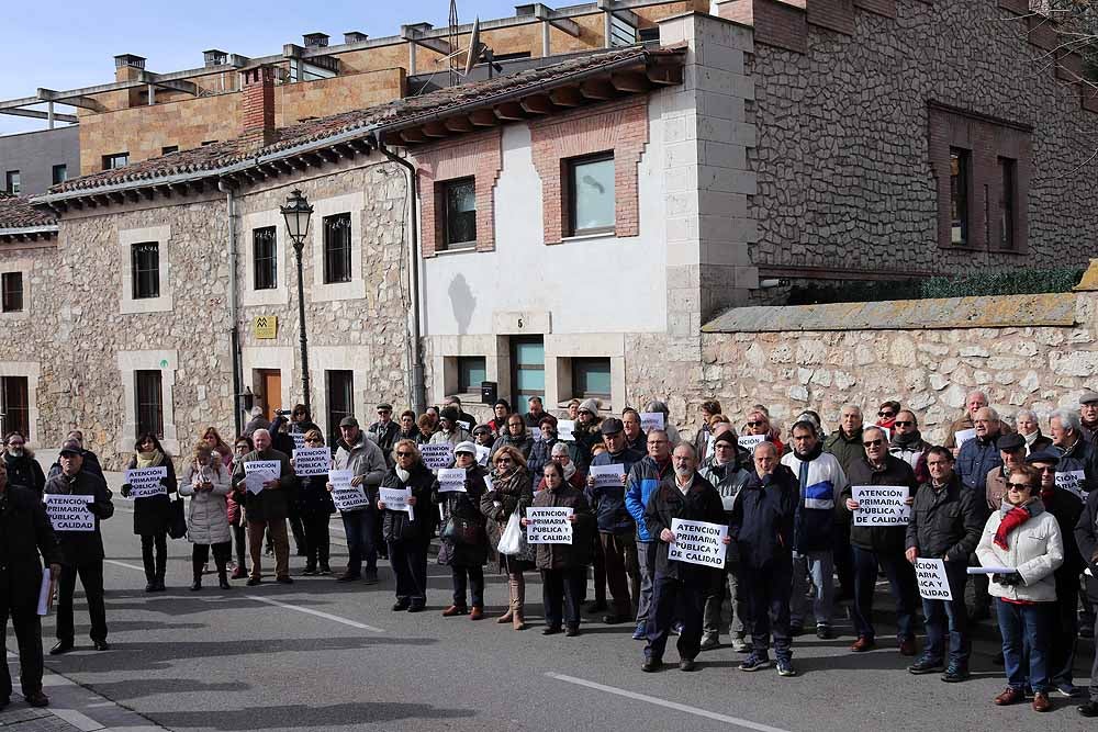 Fotos: Los vecinos mantienen sus protestas por los recortes sanitarios que afectan al Centro de Salud de Los Cubos