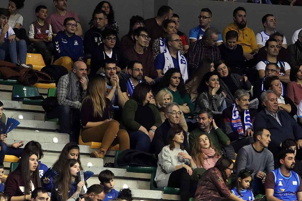 Fotos: Si has estado en el Coliseum viendo al San Pablo Burgos con el Guipuzcoa Basquet, búscate