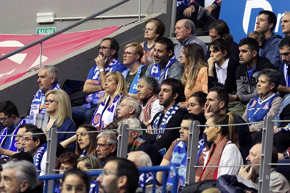 Fotos: Si has estado en el Coliseum viendo al San Pablo Burgos con el Guipuzcoa Basquet, búscate