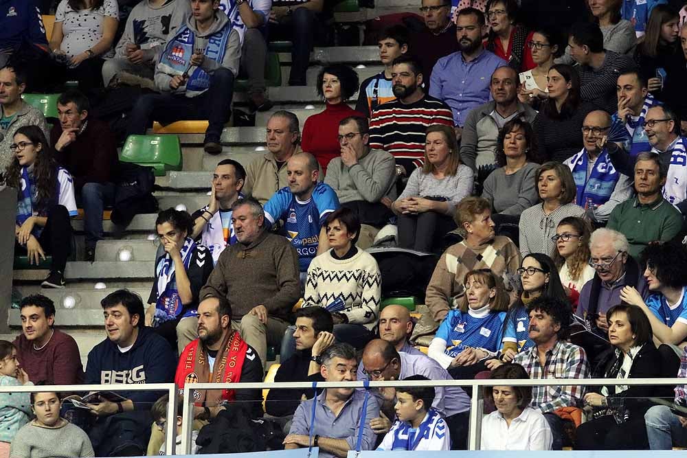 Fotos: Si has estado en el Coliseum viendo al San Pablo Burgos con el Guipuzcoa Basquet, búscate