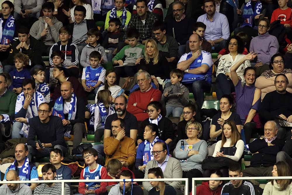 Fotos: Si has estado en el Coliseum viendo al San Pablo Burgos con el Guipuzcoa Basquet, búscate