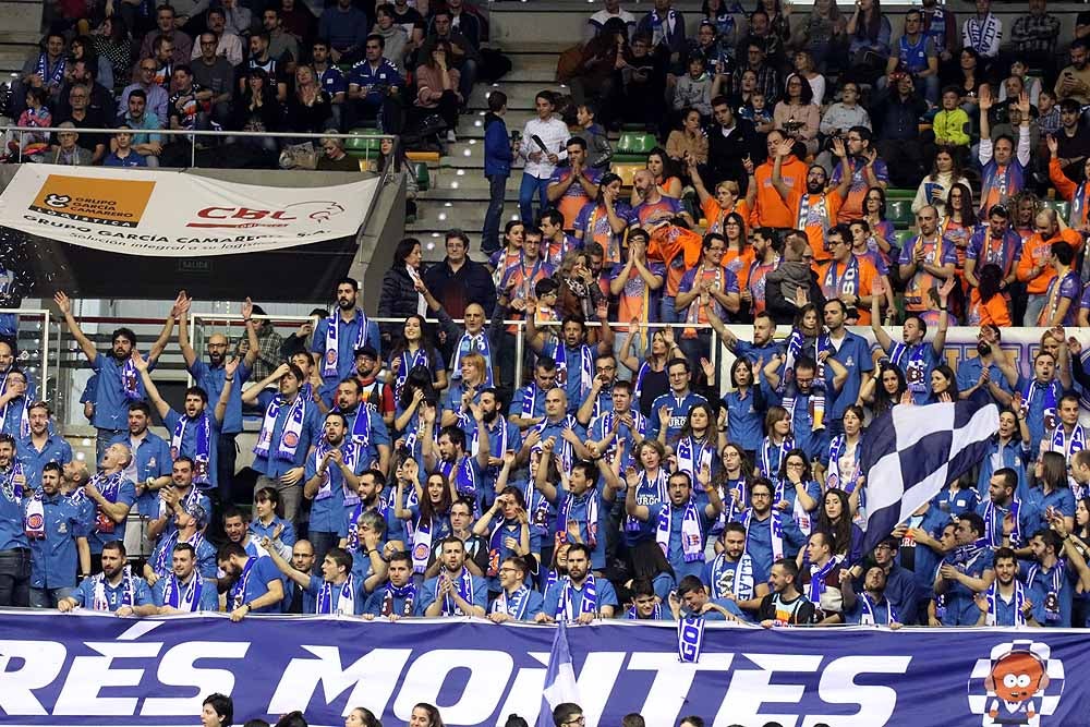 Fotos: Si has estado en el Coliseum viendo al San Pablo Burgos con el Guipuzcoa Basquet, búscate