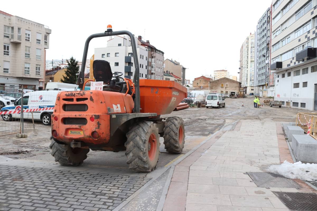 Tras muchos años de espera, hoy por fin han arrancado las obras de urbanización del aparcamiento de Lavaderos.