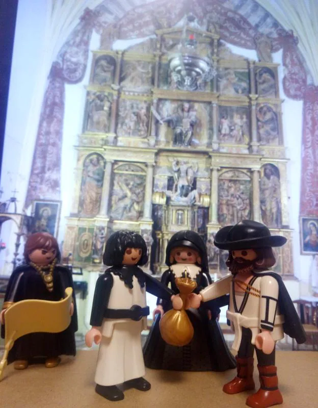 Los promotores de la restauración, que han prometido poner el nombre de cada donante que aporte 10 euros a las 'playmobil' del Belén de las próximas Navidades, han llamado Juan de Esparza (el autor del retablo) a una de sus figuras de juguete.