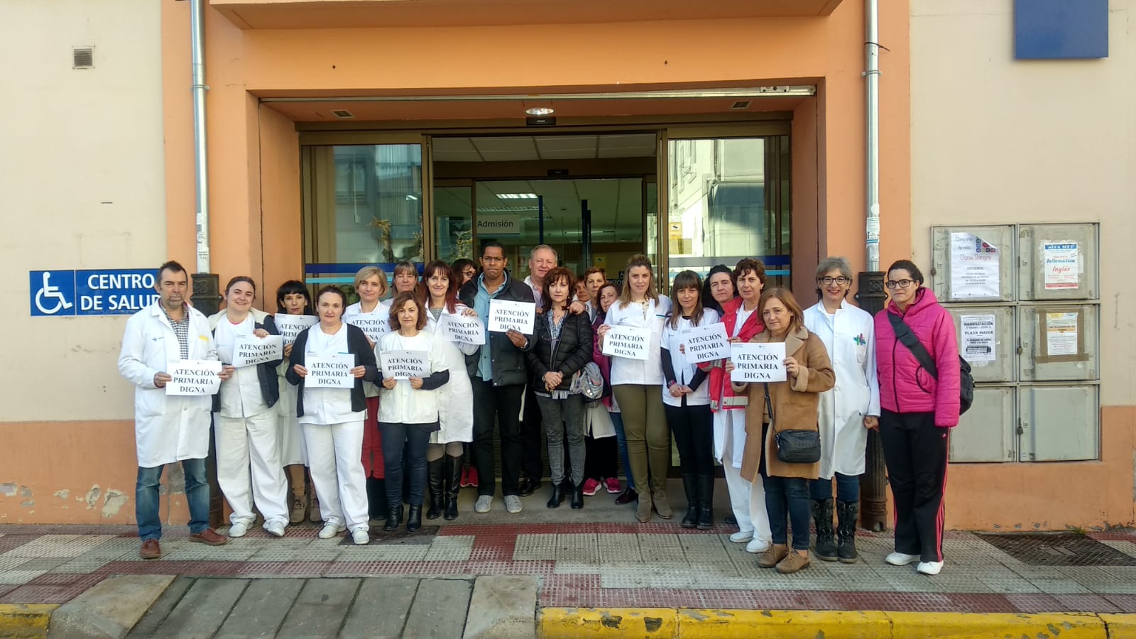 Los médicos de Burgos han iniciado jornadas de protesta con concentraciones en los centros de salud de la capital y la provincia