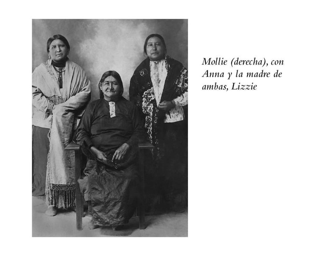 La conspiración del petróleo para acabar con los Osage. El escritor David Grann narra en 'Los asesinos de la luna' la masacre que sufrió esta tribu india por habitar terrenos ricos en oro negro.