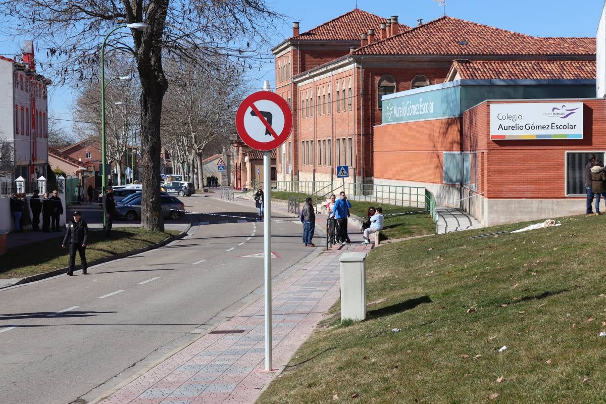 Una explosión en la calle Modesto Circuelos de la Barriada de San Juan Bautista de Burgos ha dejado, al menos, un fallecido.