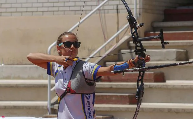 Lanzadora de tiro con arco. 