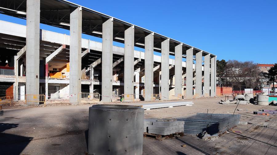 Javier Lacalle, alcalde de Burgos, ha confirmado que el lunes de la próxima semana se comenzará con la instalación de los asientos. Tarea que se alargará durante 15 o 20 días.