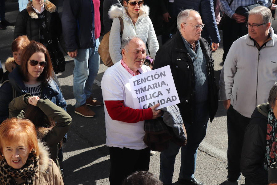 Fotos: Imágenes de la manifestación por la Atención Primaria en Burgos