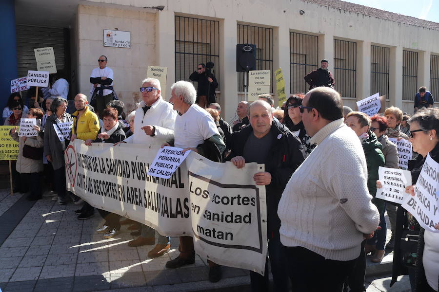 Fotos: Imágenes de la manifestación por la Atención Primaria en Burgos