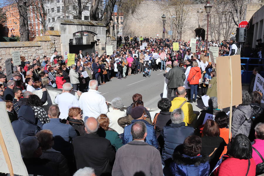 Fotos: Imágenes de la manifestación por la Atención Primaria en Burgos