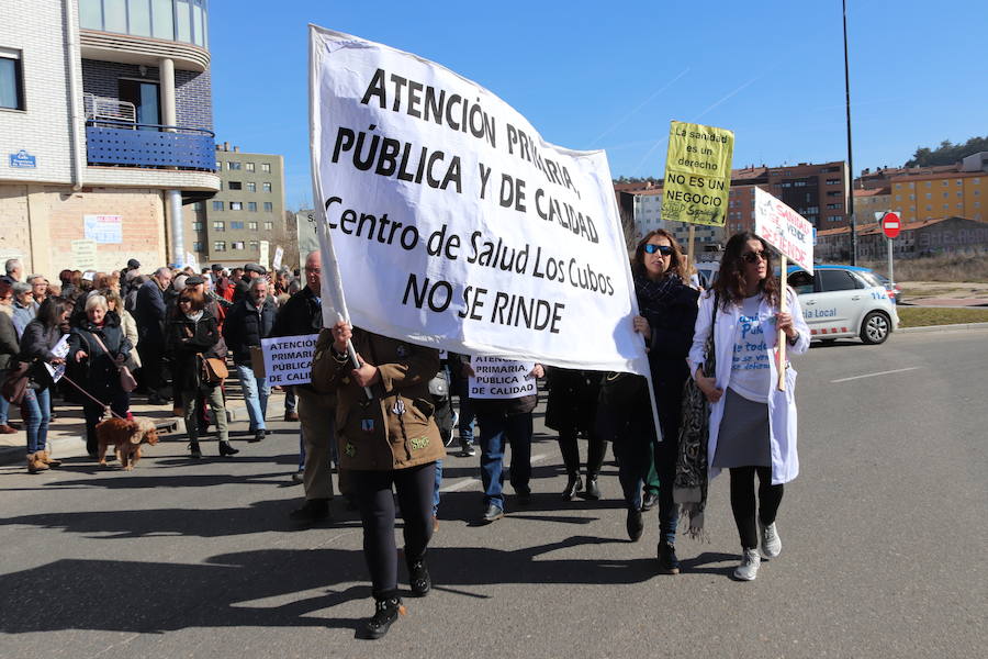 Fotos: Imágenes de la manifestación por la Atención Primaria en Burgos