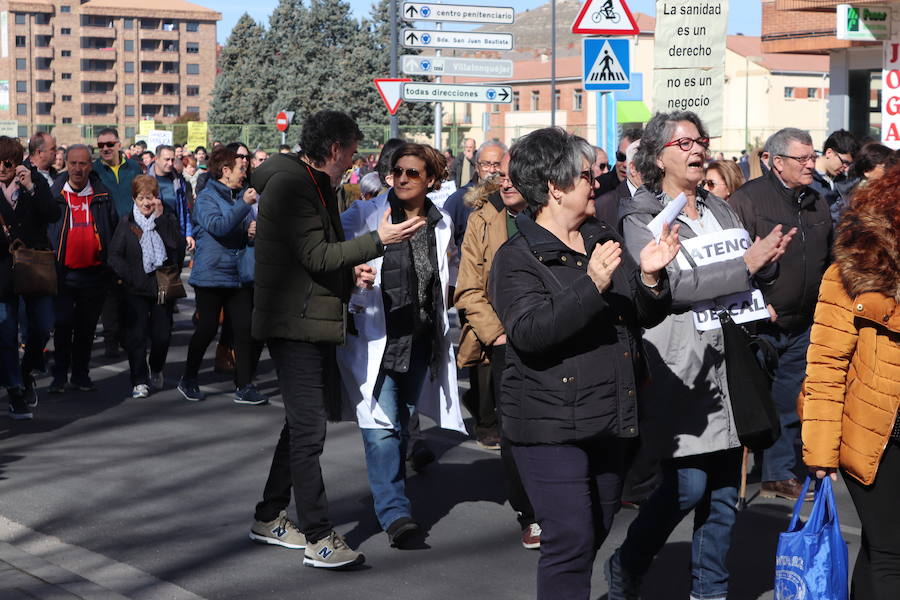 Fotos: Imágenes de la manifestación por la Atención Primaria en Burgos