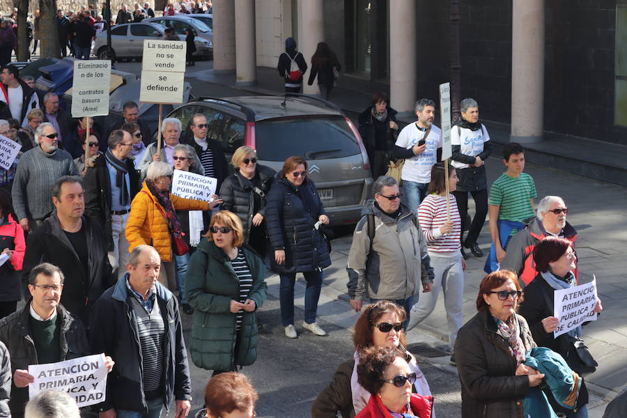 Fotos: Imágenes de la manifestación por la Atención Primaria en Burgos