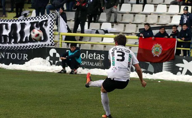 Imagen del partido entre el Burgos CF y el Guijuelo en El Plantío