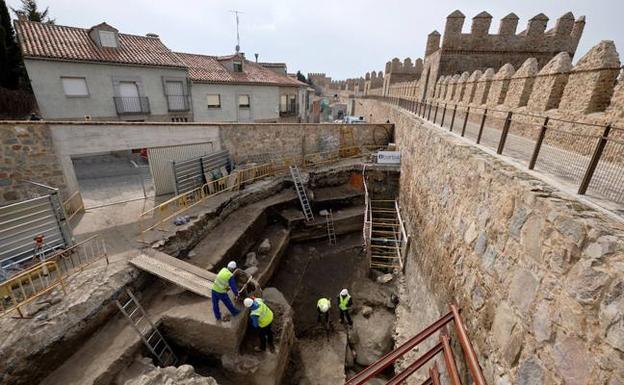 Excavación en la muralla de Ávila.