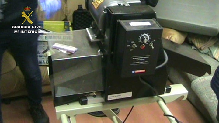 La Guardia Civil desmantela uno de los laboratorios de cultivo de marihuana más grandes y profesionales de los últimos años.