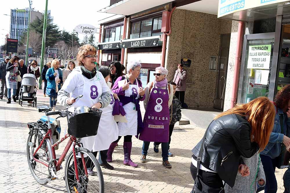 Las asociaciones feministas La Rueda e Hypatia se han manifestado este sábado para animar a la sociedad a participar en la manifestación del próximo 8-M