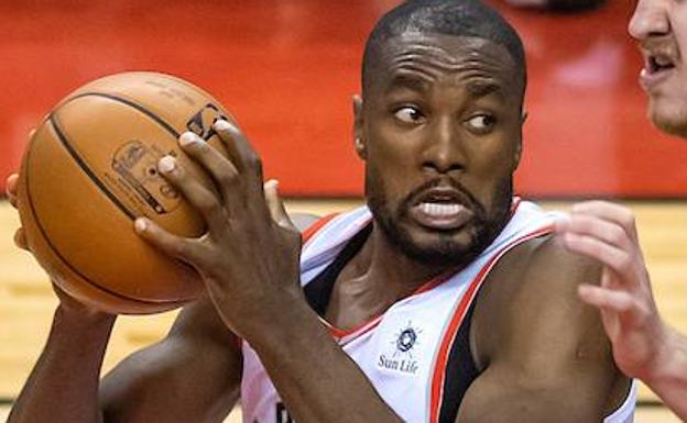 Serge Ibaka, con el balón. 