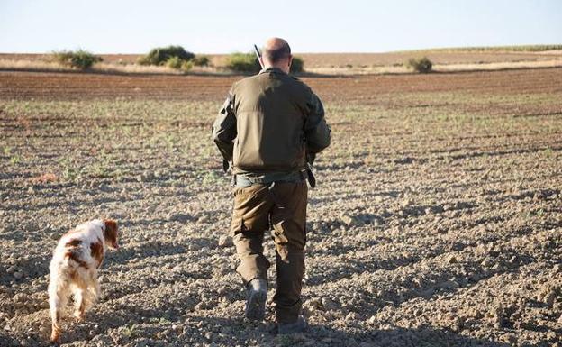 Un cazador en Entrala, Zamora.