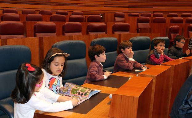 Los pequeños fueron ayer procuradoresen la Cortes.