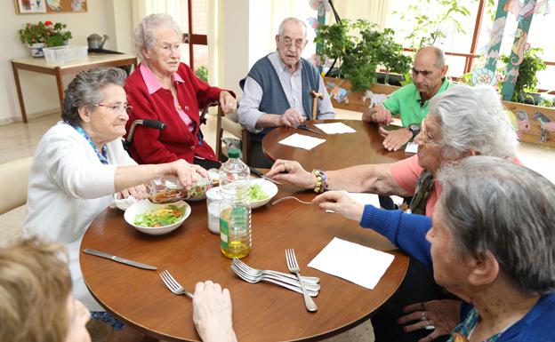 Personas mayores en una residencia. 