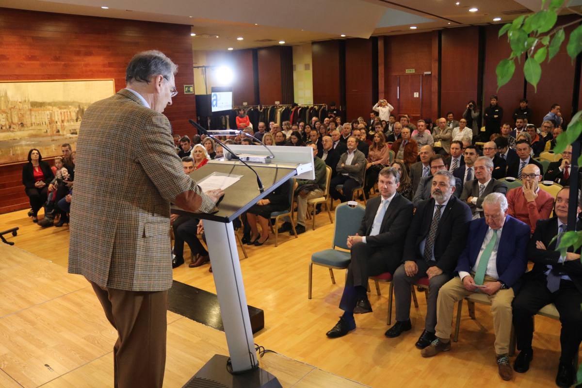 La Confederación de Asociaciones Empresariales (FAE) y Cajaviva Caja Rural se unen de nuevo para reconocer el esfuerzo de las pymes burgalesas