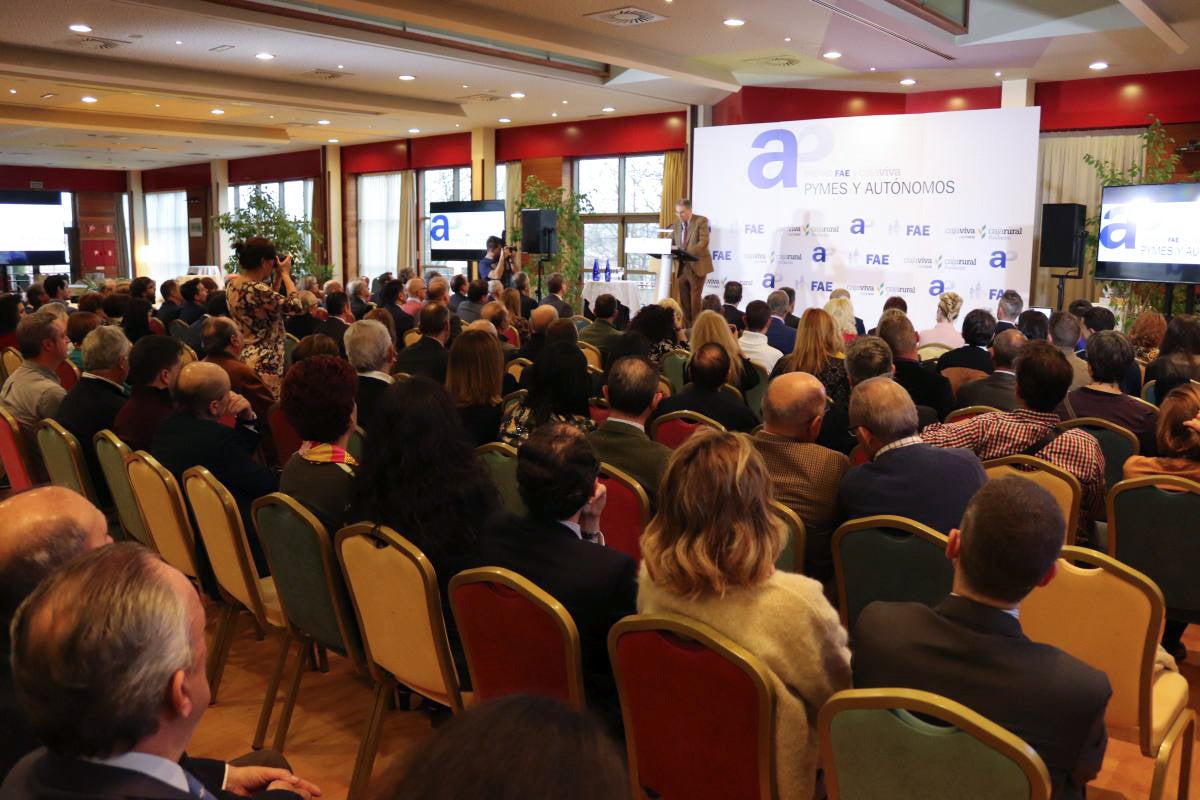 La Confederación de Asociaciones Empresariales (FAE) y Cajaviva Caja Rural se unen de nuevo para reconocer el esfuerzo de las pymes burgalesas
