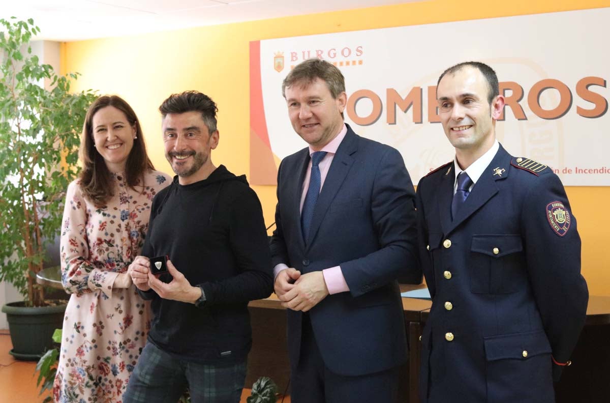 Los Bomberos han celebrado esta mañana la fiesta de su patrón, San Juan de Dios, con un acto oficial en el que han reconocido la labor de los bomberos con 25 años de servicio y de aquellos que se jubilaron recientemente