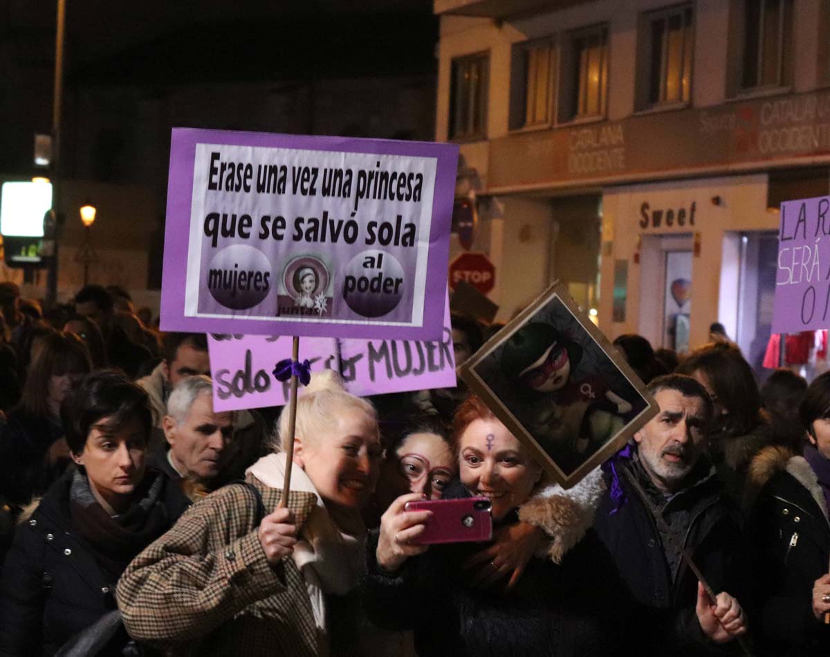 Más de 15.000 burgaleses se suman a otra movilización del 8-M histórica.