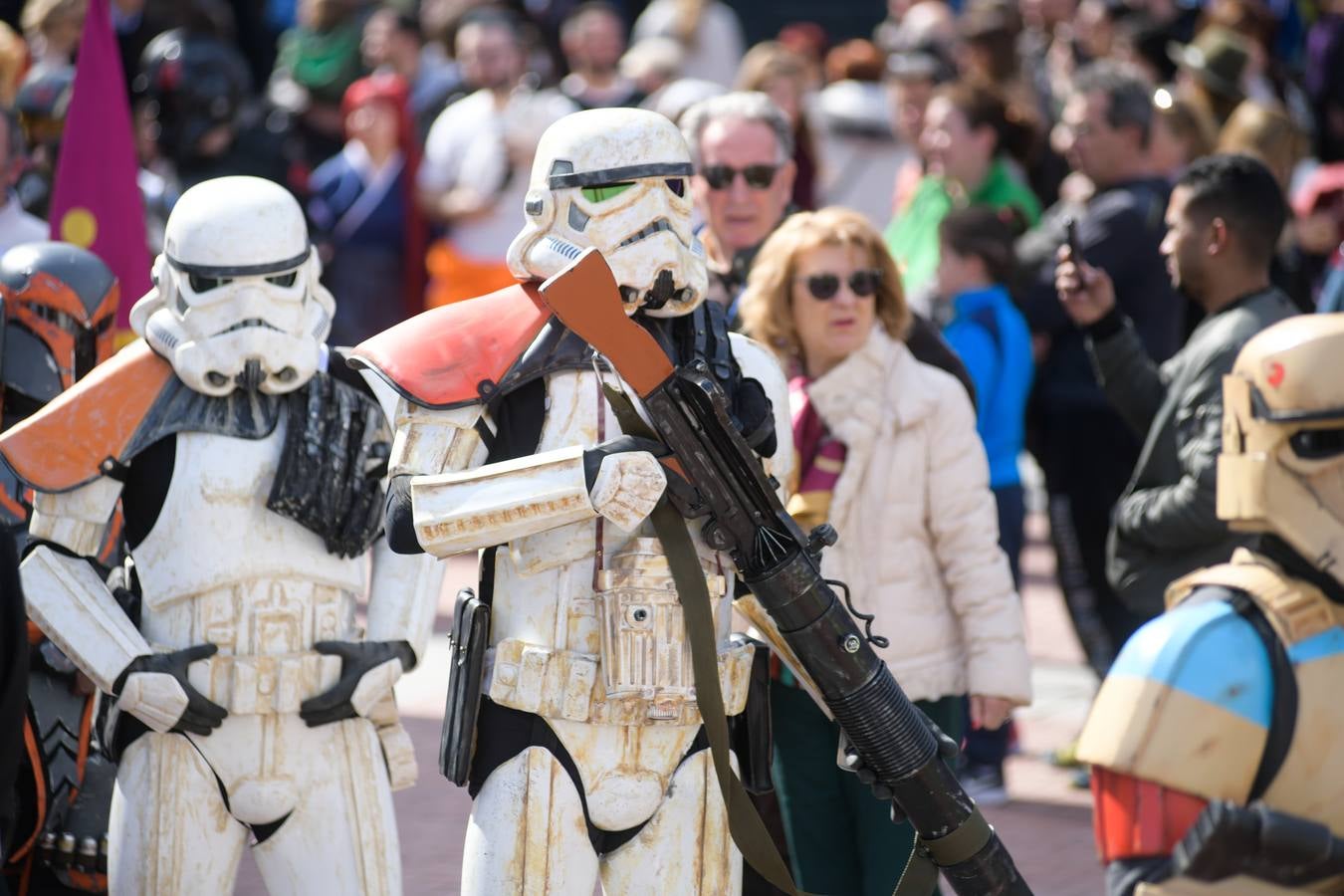 Fotos: Gran desfile Cosplay en Valladolid con motivo del XIII Salón del cómic y del manga de Castilla y León