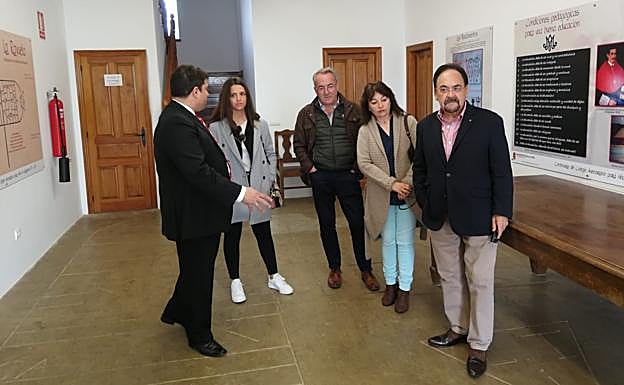 La piloto también visitó las escuelas del Padre Manjón