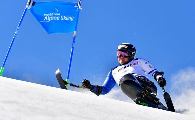 Un participante, en la prueba del Slalom Gigante