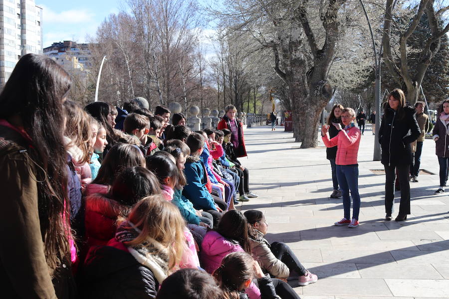 Fotos: Alumnos del colegio Río Arlanzón comienzan a pintar un mural en el río con la Niña Vero