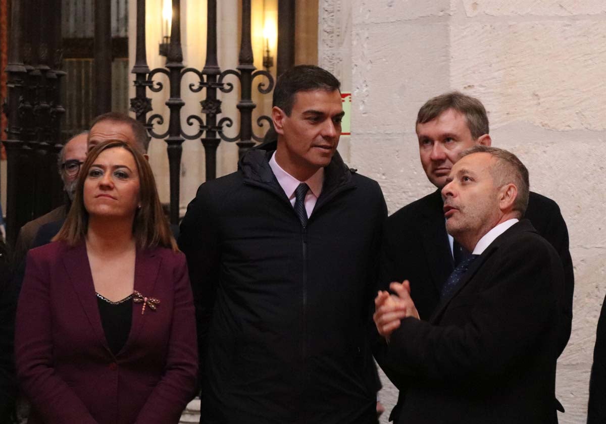 El presidente del Gobierno, Pedro Sánchez, ha culminado su viaje a Burgos con una visita a la Catedral.