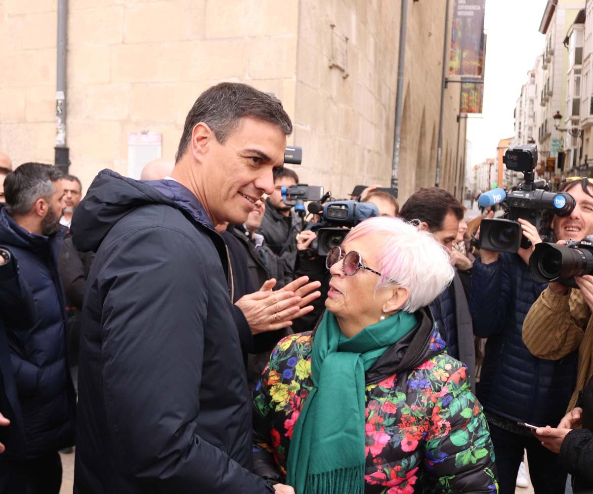 El presidente del Gobierno, Pedro Sánchez, ha culminado su viaje a Burgos con una visita a la Catedral.