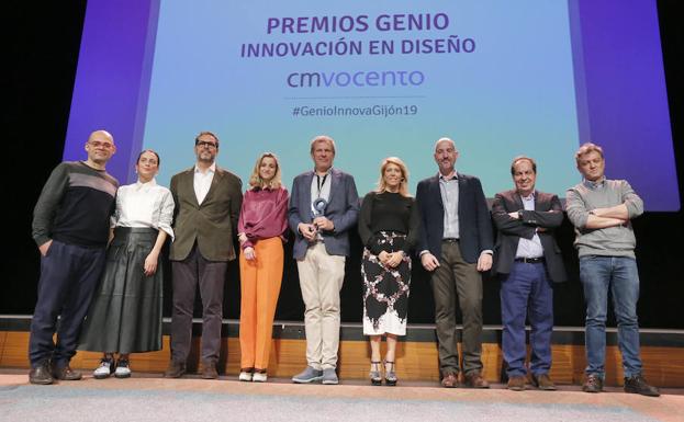 Los ponentes de la jornada junto al director general de CMVocento y la consejera delegada de Scopen.