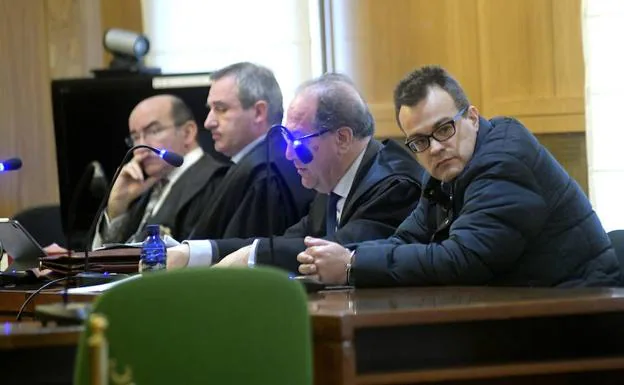 El Terre (d), durante el juicio con jurado en la Audiencia de Valladolid 