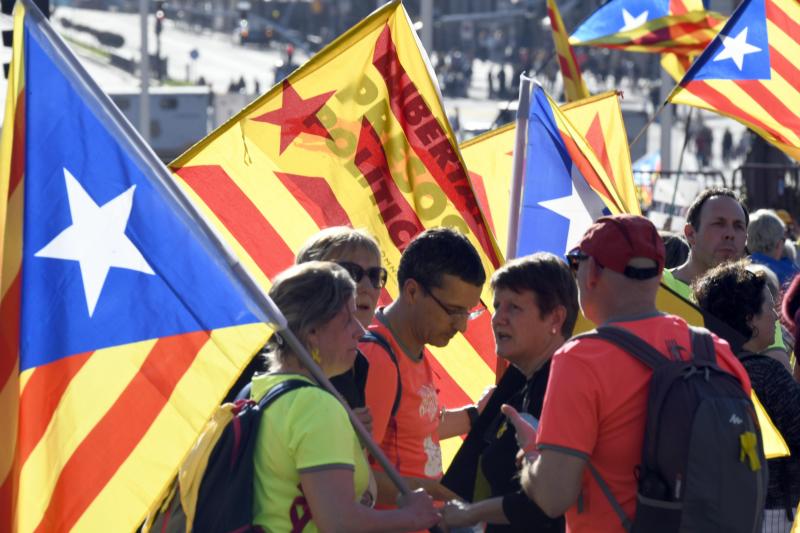 Colectivos independentistas catalanes se han concentrado este sábdo en Madrid para 