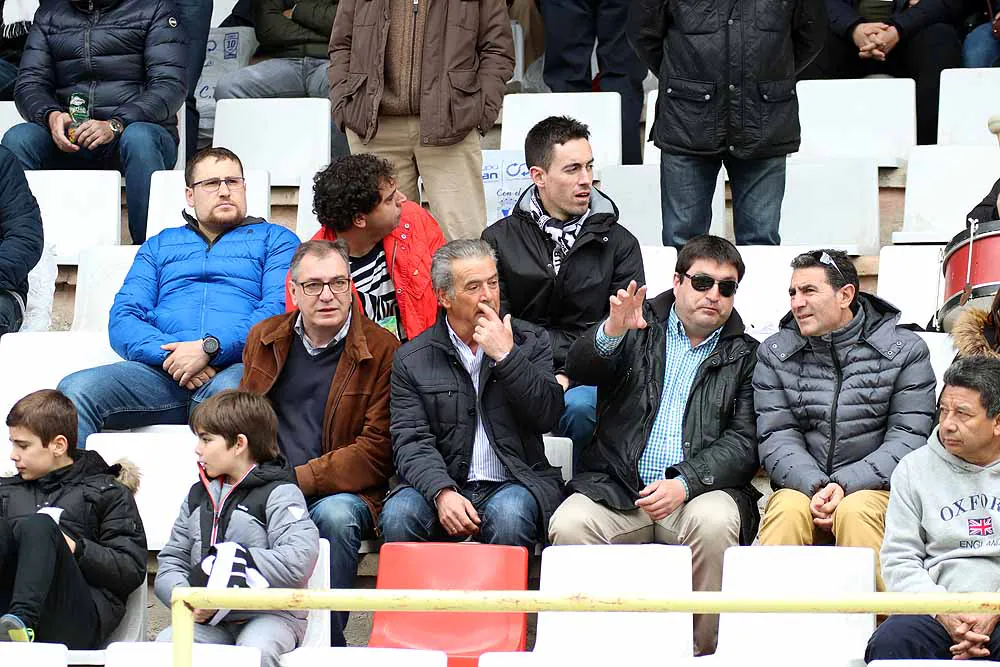 Fotos: Si has estado viendo al Burgos CF contra la UD Las Palmas Atlético búscate