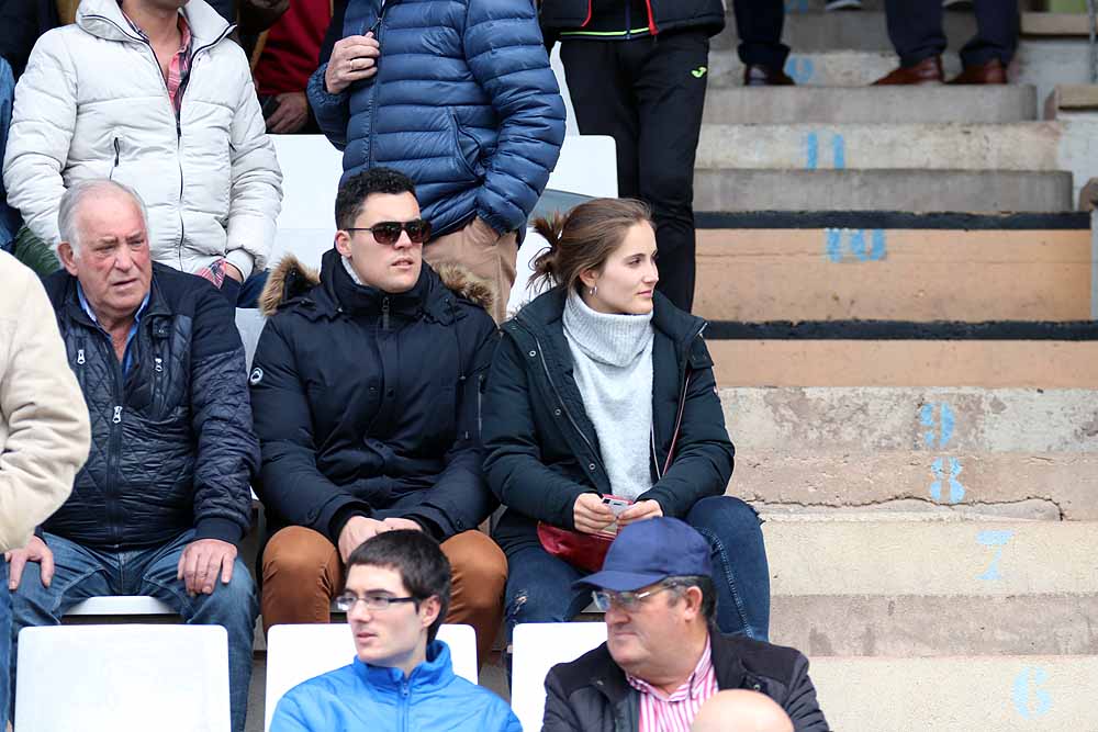 Fotos: Si has estado viendo al Burgos CF contra la UD Las Palmas Atlético búscate